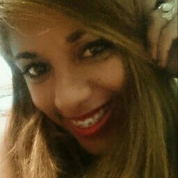 Emely Fernandez Photo 17