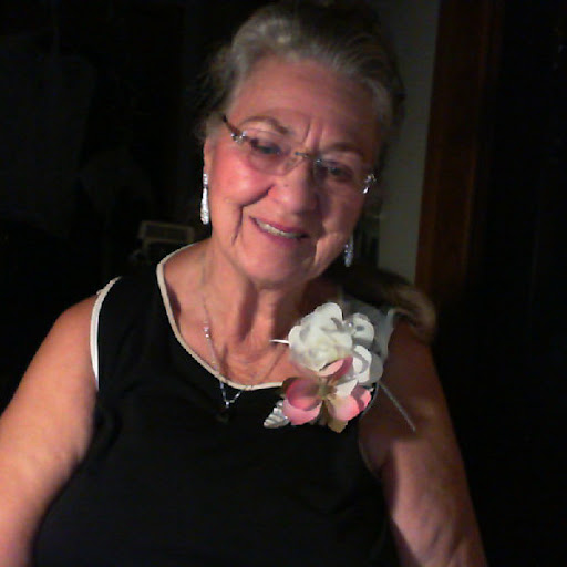 Ruth Edwards Photo 43