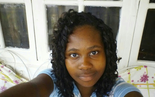 Vanessa James Photo 14