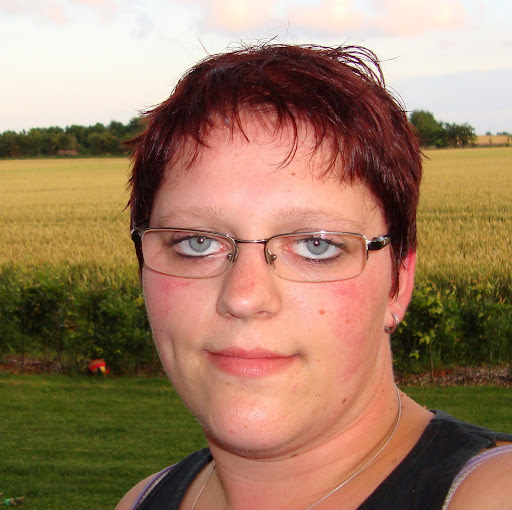 Julia Jensen Photo 7
