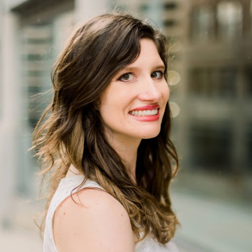 Jennifer Maxwell Photo 11
