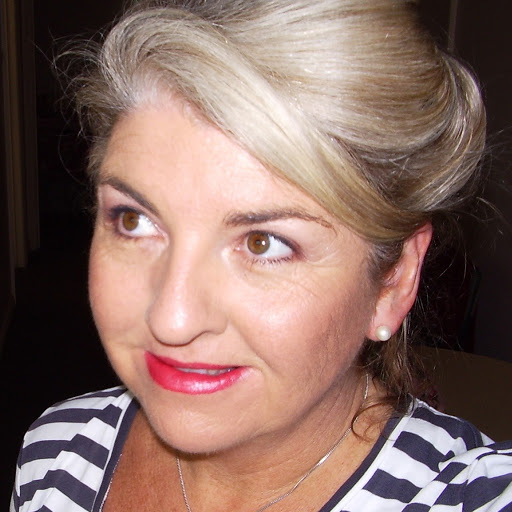 Jenny Howell Photo 16