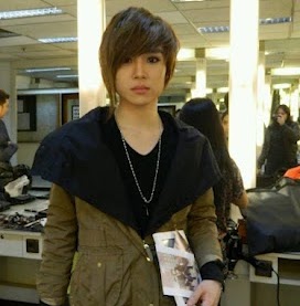 Young Han Photo 7
