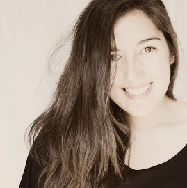 Emily Elliott Photo 20