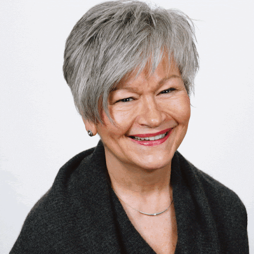 Cynthia Miller Photo 16
