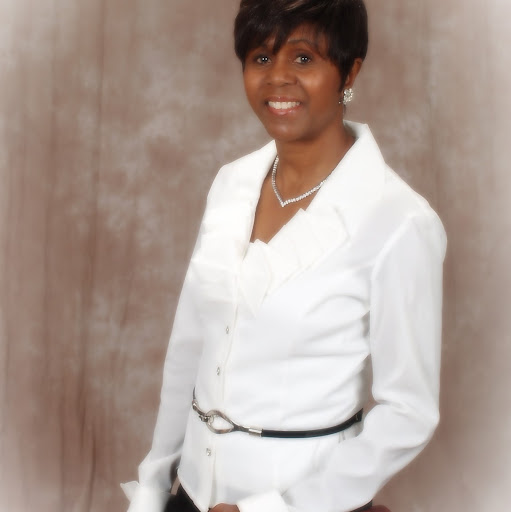 Geraldine Powell Photo 13