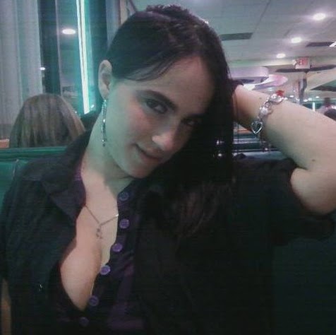 Amy Gonzalez Photo 7