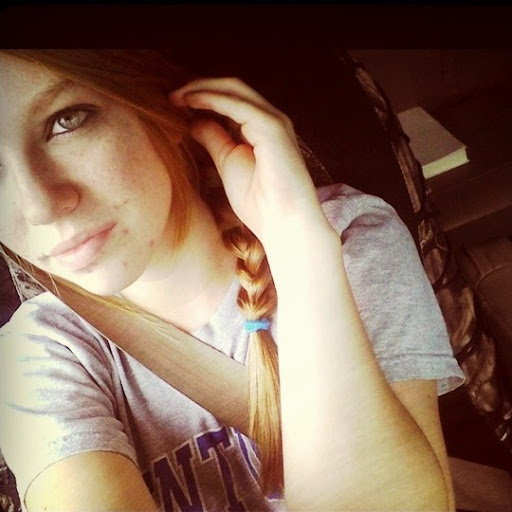 Megan Thompson Photo 20
