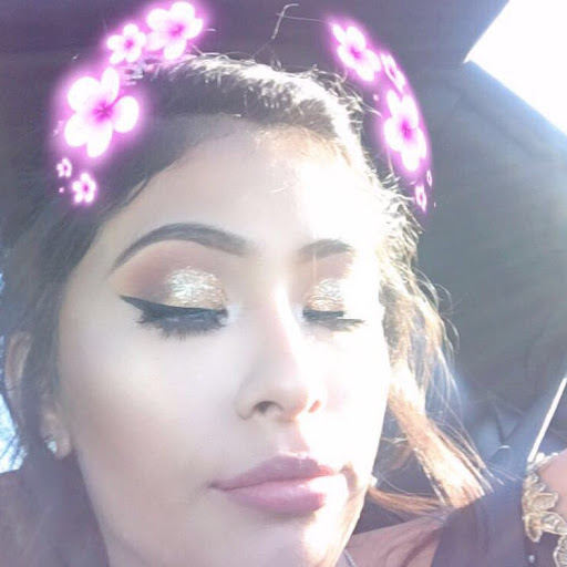 Eileen Gonzalez Photo 16