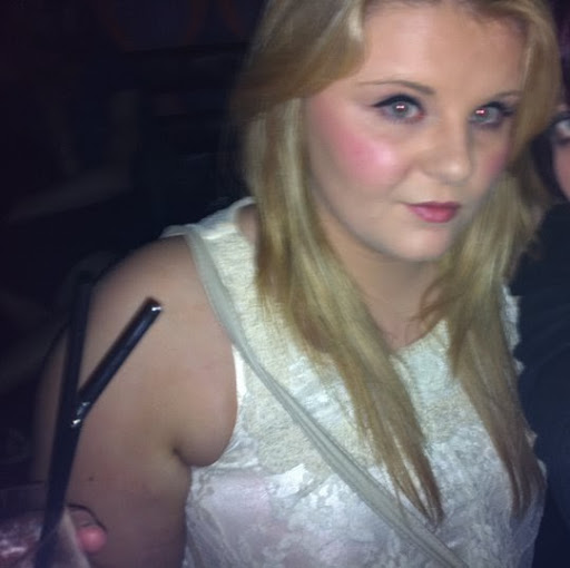 Shauna Lewis Photo 15