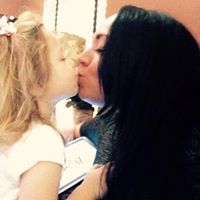 Anna Burton Photo 26