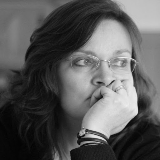 Leslie Hughes Photo 13