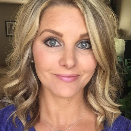 Jennifer Comer Photo 16