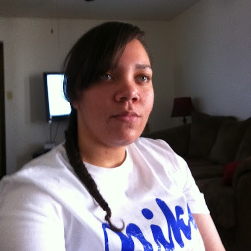 Cassandra Banks Photo 35