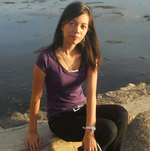Julie Castillo Photo 27