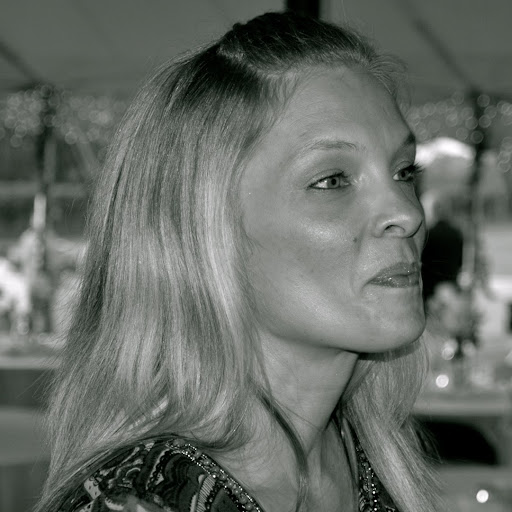 Christina Hunt Photo 11