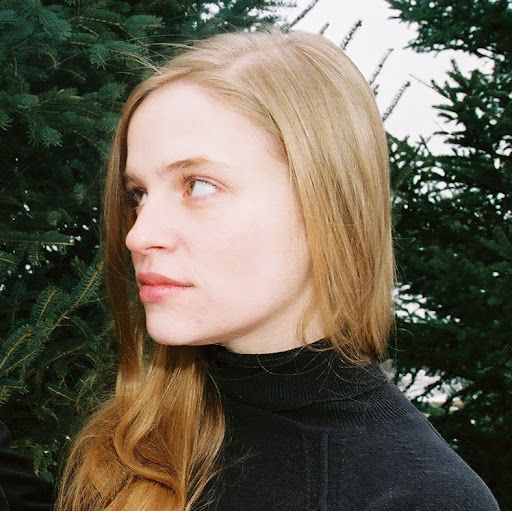 Jennifer Simms Photo 16
