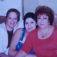 Sara Arnett Photo 25