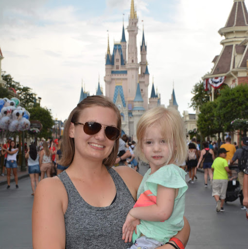 Stephanie Roe Photo 13