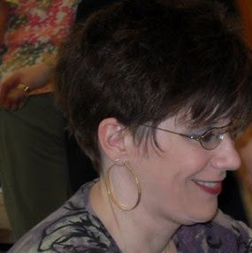 Julie Robinson Photo 17