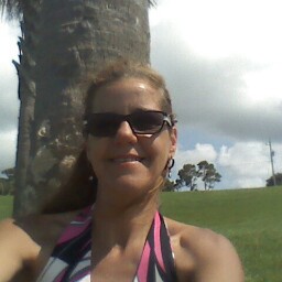 Claudia Williams Photo 29