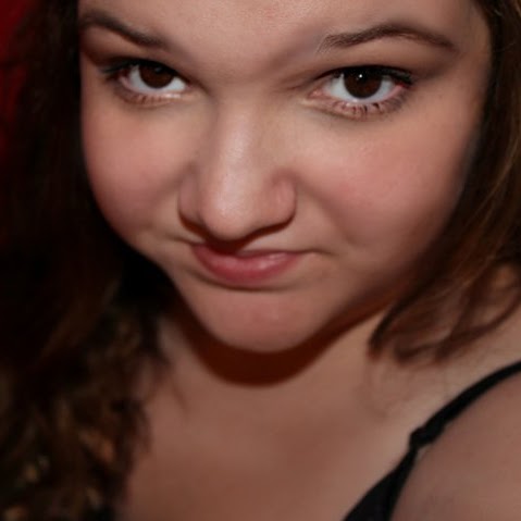 Julie Roussel Photo 28