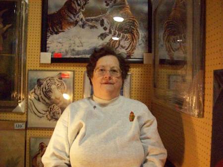 Gail Simmons Photo 23