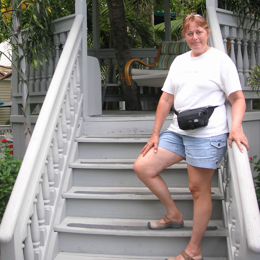 Laurie Brooks Photo 27