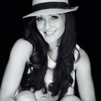 Chrystal Lowe Photo 19