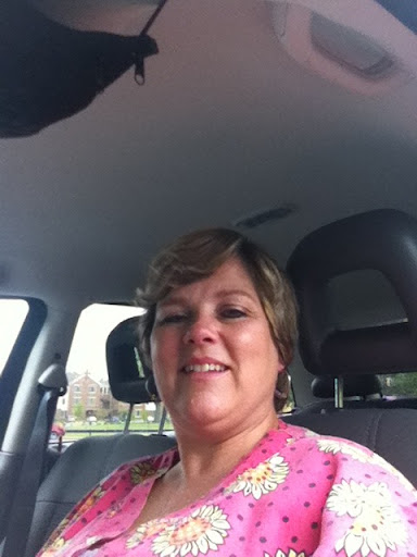 Elizabeth Stilwell Photo 7