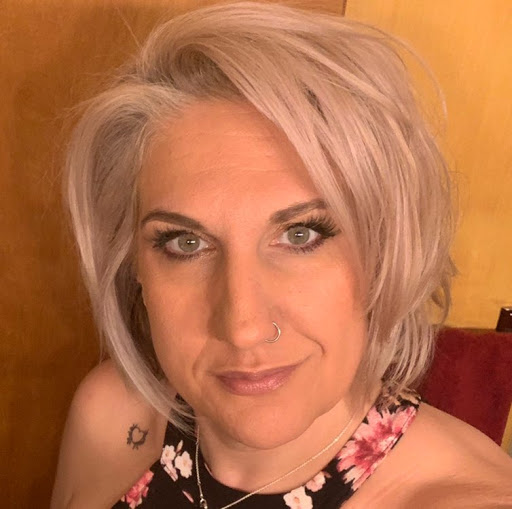 April Morris Photo 13