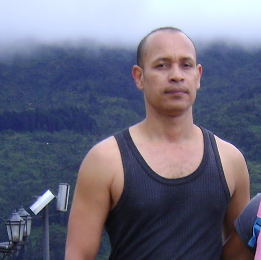 Henry Saavedra Photo 26