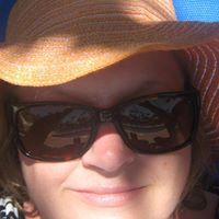 Sandra Macdonald Photo 40