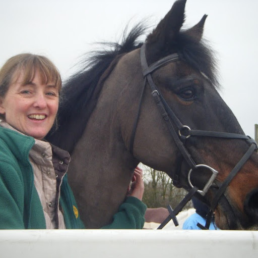 Tanya Robbins Photo 16