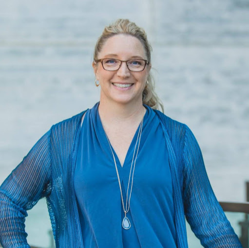 Laurie Peterson Photo 29