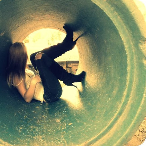 Alyssa Gardner Photo 10