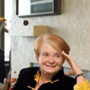 Leslie Hall Photo 17