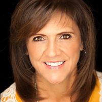 Laurie Fox Photo 25