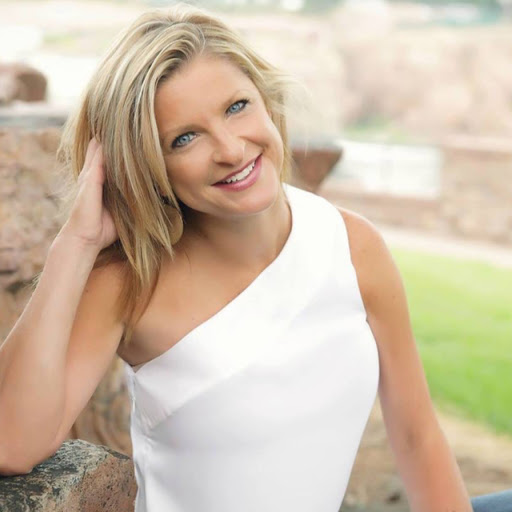 Deena Cunningham Photo 3
