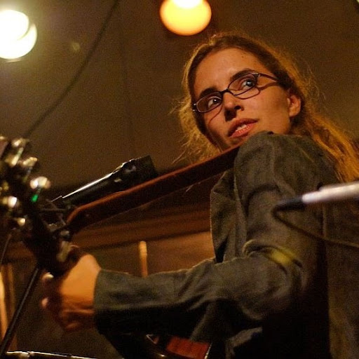 Michelle Younger Photo 8