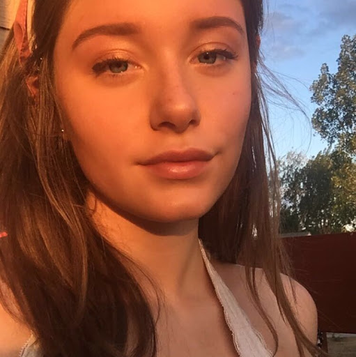 Victoria Dean Photo 31