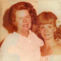 Suzanne Stokes Photo 12