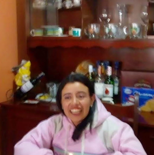Elizabeth Barrera Photo 10