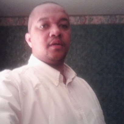 Jeffrey Hicks Photo 10