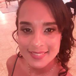 Michele Cruz Photo 15