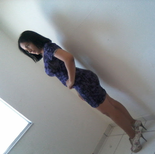 Laura Francisco Photo 29