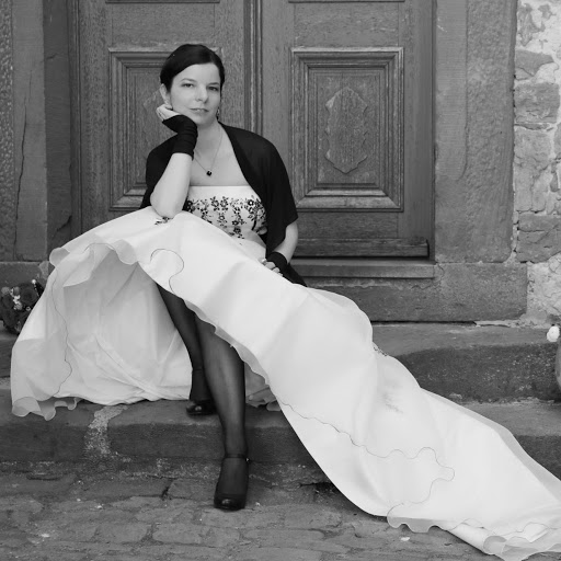 Anne Schmitt Photo 36