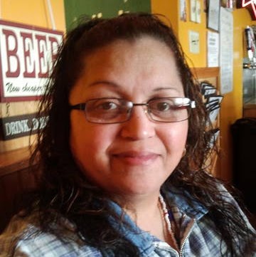 Linda Robles Photo 26