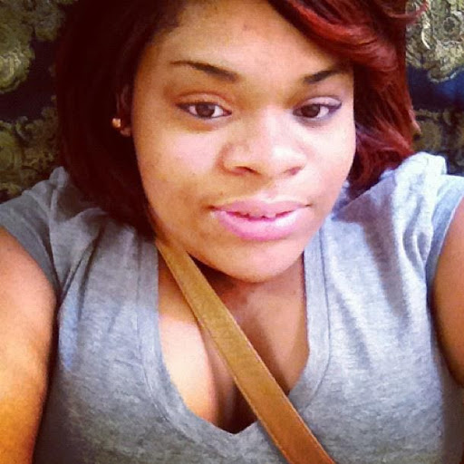 Dayna Moore Photo 15