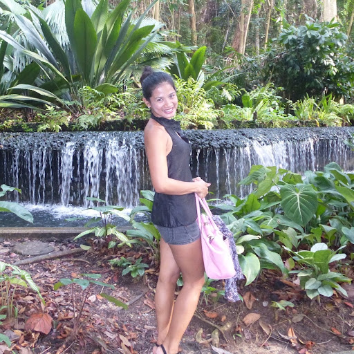 Anna Hartmann Photo 35